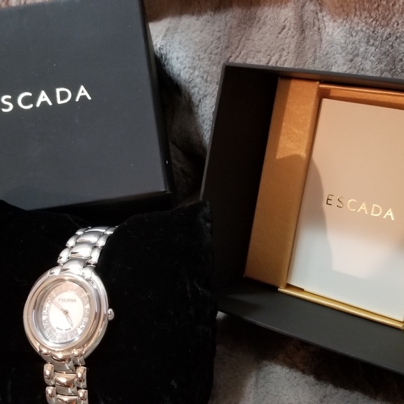 Silver Escada women’s Watch Swiss made - Picture 9 of 11